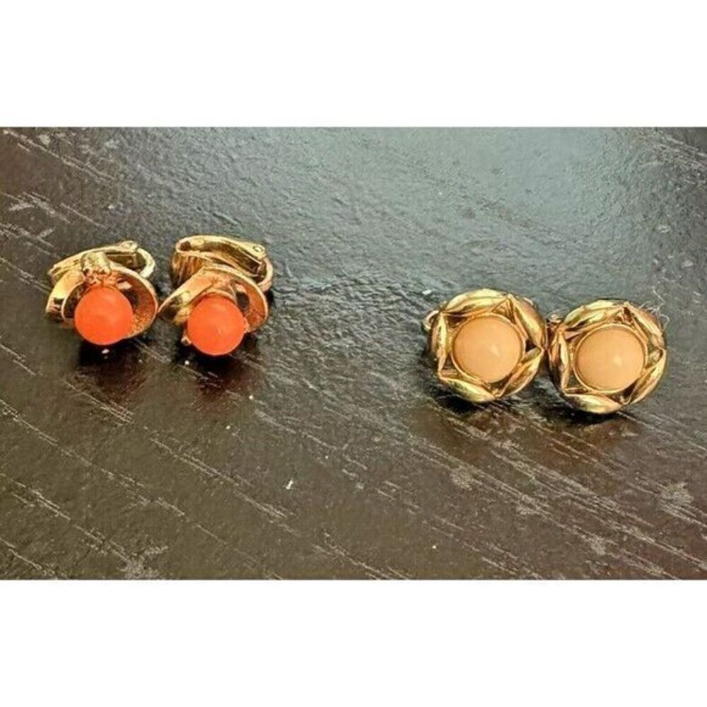 Vintage Avon Clip-On Earrings‎ (Set of 2)